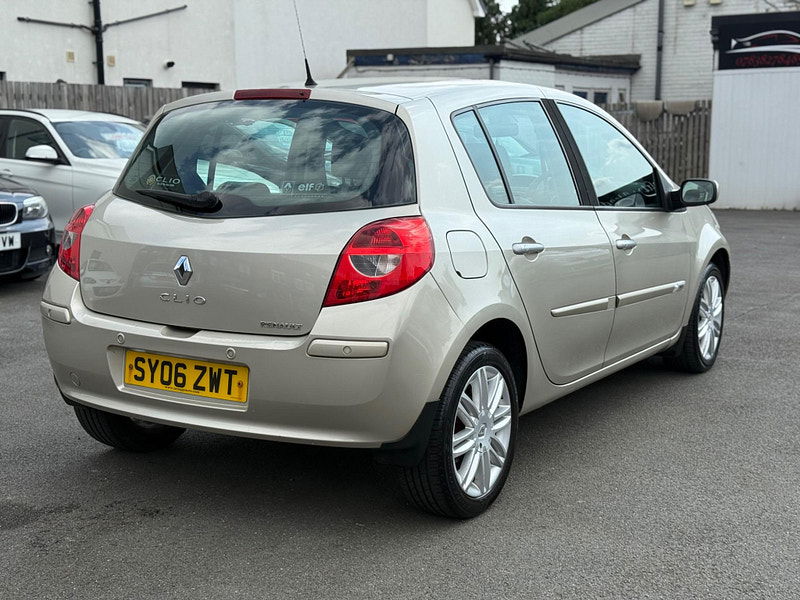 Renault Clio 1.6 VVT Initiale 5dr 5dr Manual 2026