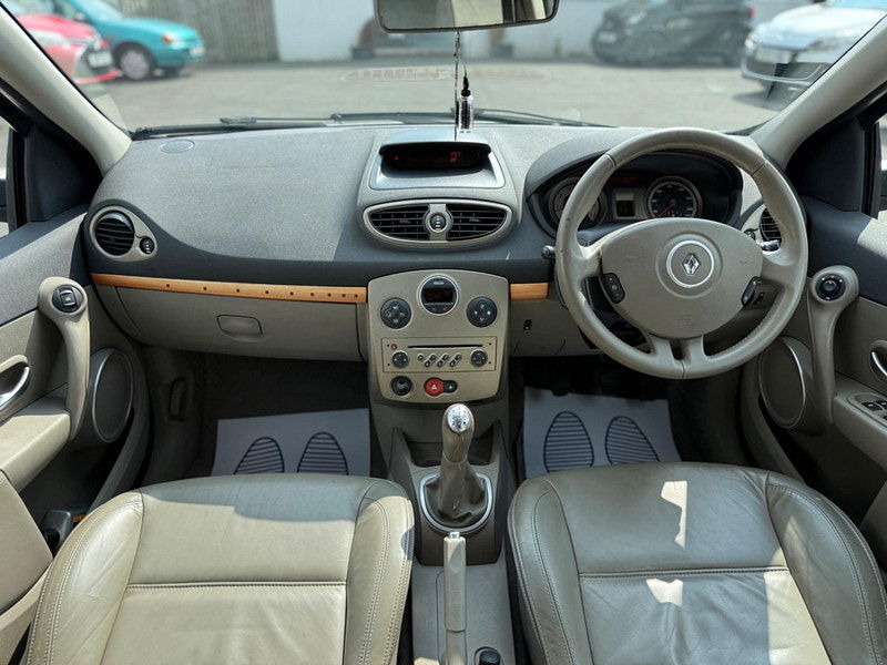 Renault Clio 1.6 VVT Initiale 5dr 5dr Manual 2026