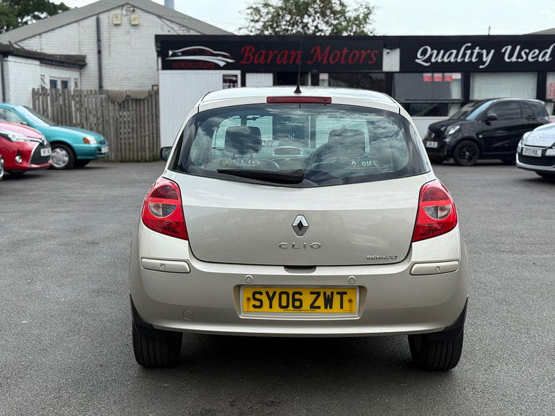 Renault Clio 1.6 VVT Initiale 5dr 5dr Manual 2026