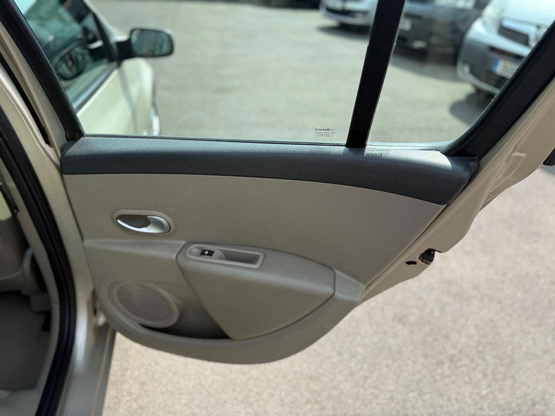 Renault Clio 1.6 VVT Initiale 5dr 5dr Manual 2026