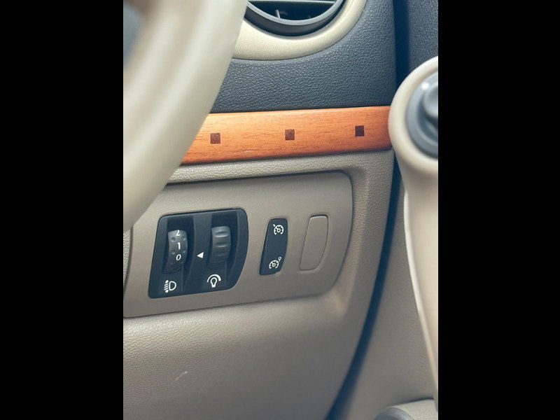 Renault Clio 1.6 VVT Initiale 5dr 5dr Manual 2026