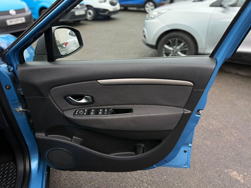 Renault Scenic Xmod 1.5 dCi ENERGY Dynamique TomTom Euro 5 (s/s) 5dr 5dr Manual 2026