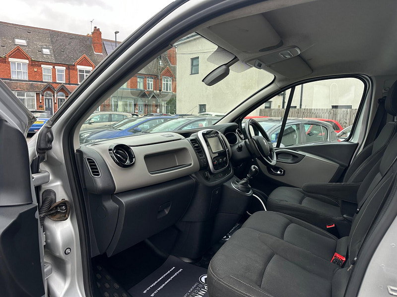 Renault Trafic 1.6 dCi ENERGY 29 Sport Nav LWB Standard Roof Euro 6 (s/s) 5dr 4dr Manual 2026