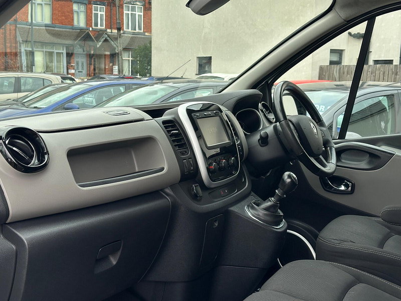 Renault Trafic 1.6 dCi ENERGY 29 Sport Nav LWB Standard Roof Euro 6 (s/s) 5dr 4dr Manual 2026