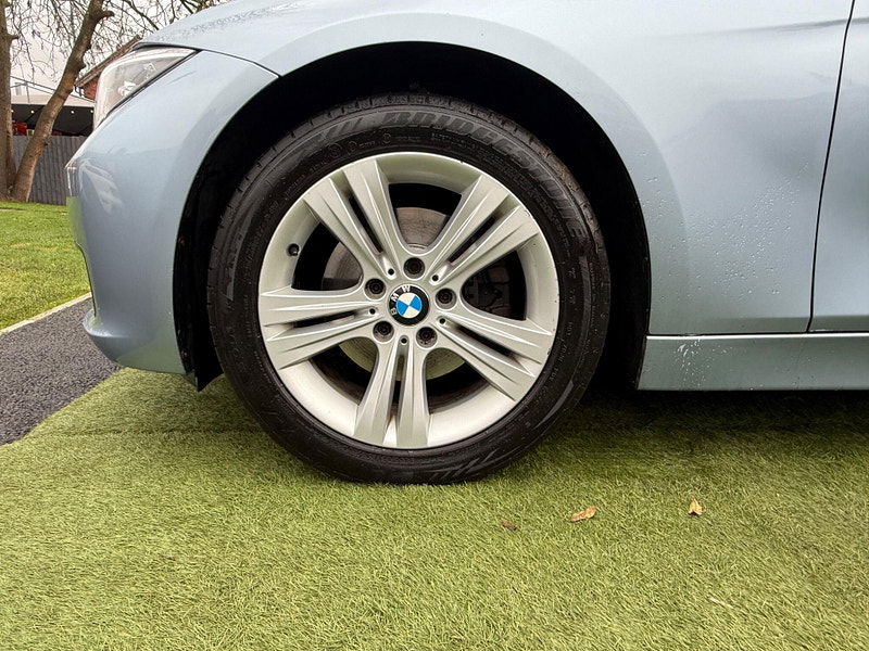 BMW 3 Series 2.0 320d Sport Saloon 4dr Diesel Manual Euro 5 (s/s) (184 ps) 4dr Manual 2025