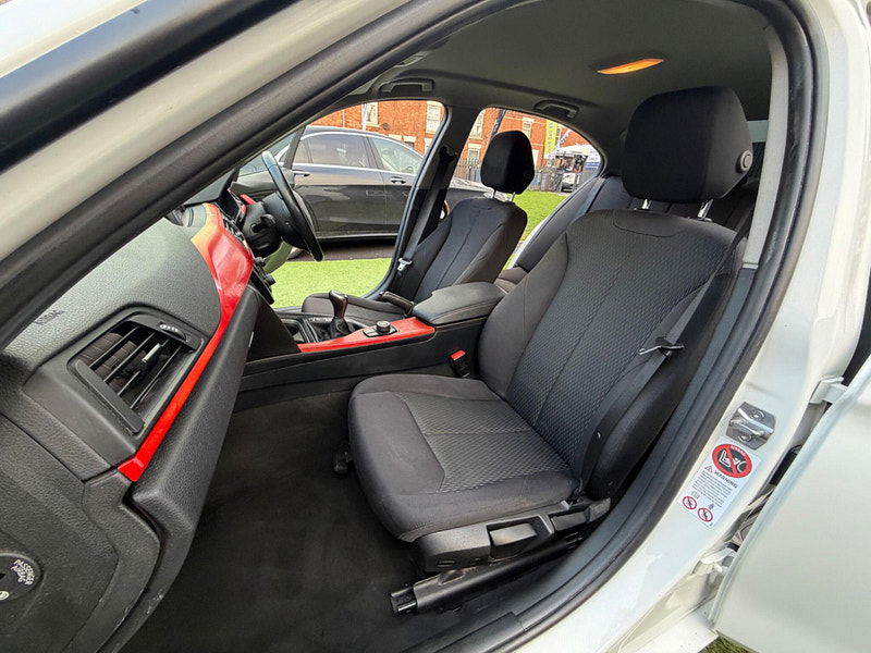 BMW 3 Series 2.0 320i SE Saloon 4dr Petrol Manual Euro 6 (s/s) (184 ps) 4dr Manual 2026