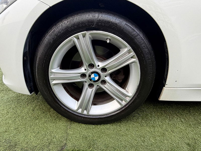 BMW 3 Series 2.0 320i SE Saloon 4dr Petrol Manual Euro 6 (s/s) (184 ps) 4dr Manual 2026