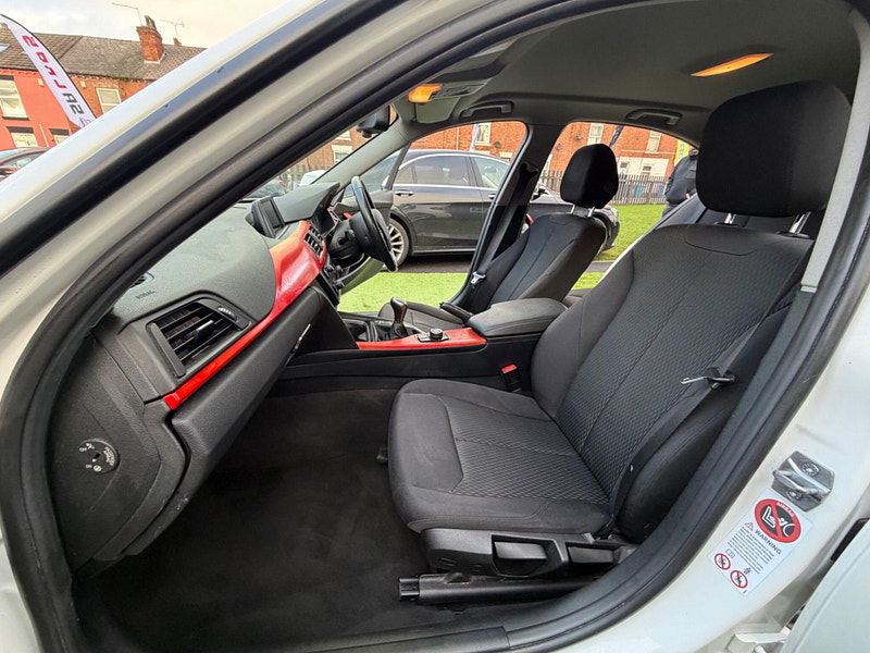 BMW 3 Series 2.0 320i SE Saloon 4dr Petrol Manual Euro 6 (s/s) (184 ps) 4dr Manual 2026