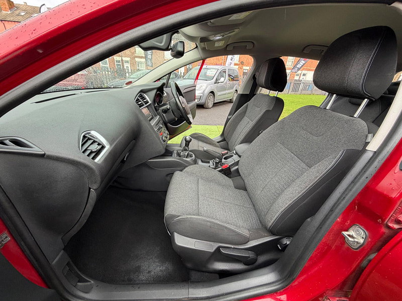 Citroen C4 1.2 PureTech Flair Hatchback 5dr Petrol Manual Euro 6 (110 ps) 5dr Manual 2026