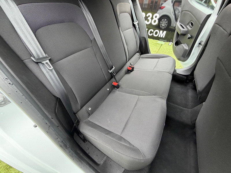 Dacia Sandero 1.0 SCe Essential Hatchback 5dr Petrol Manual Euro 6 (s/s) (65 ps) 5dr Manual 2026