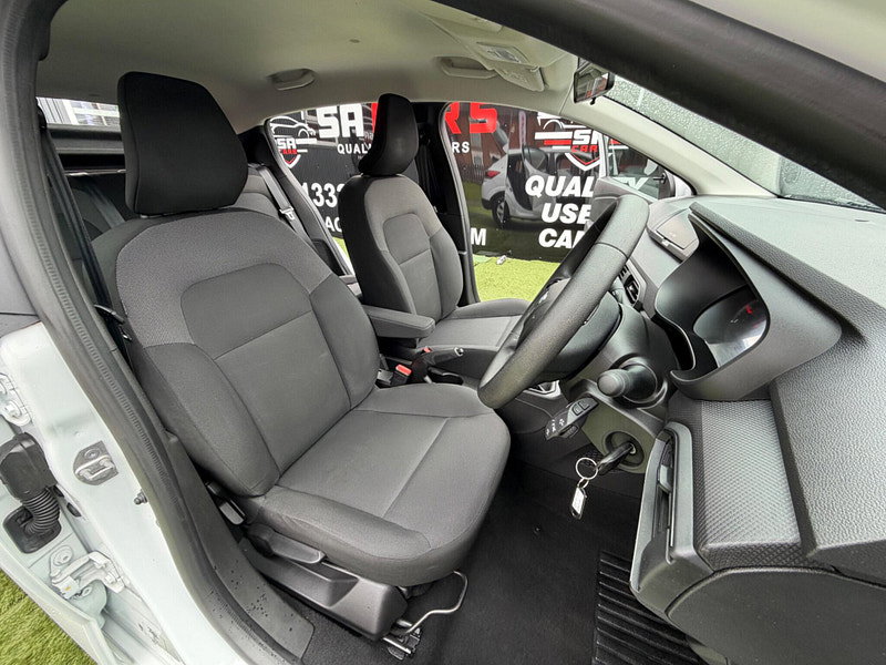 Dacia Sandero 1.0 SCe Essential Hatchback 5dr Petrol Manual Euro 6 (s/s) (65 ps) 5dr Manual 2026