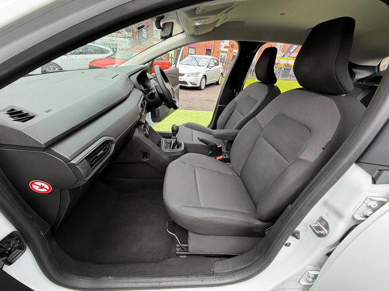 Dacia Sandero 1.0 SCe Essential Hatchback 5dr Petrol Manual Euro 6 (s/s) (65 ps) 5dr Manual 2026