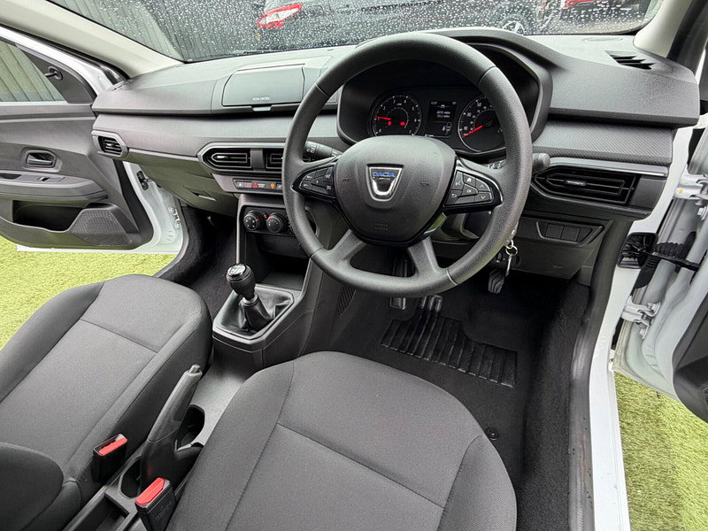 Dacia Sandero 1.0 SCe Essential Hatchback 5dr Petrol Manual Euro 6 (s/s) (65 ps) 5dr Manual 2026