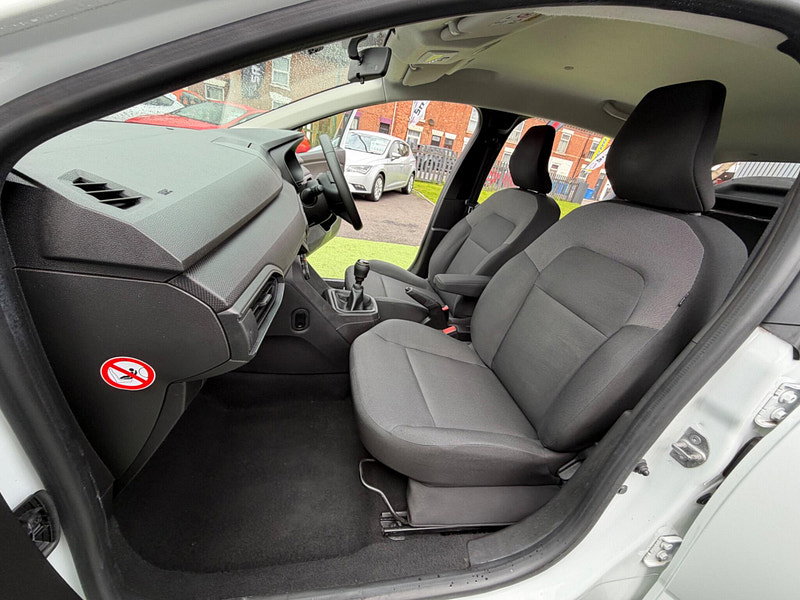 Dacia Sandero 1.0 SCe Essential Hatchback 5dr Petrol Manual Euro 6 (s/s) (65 ps) 5dr Manual 2026