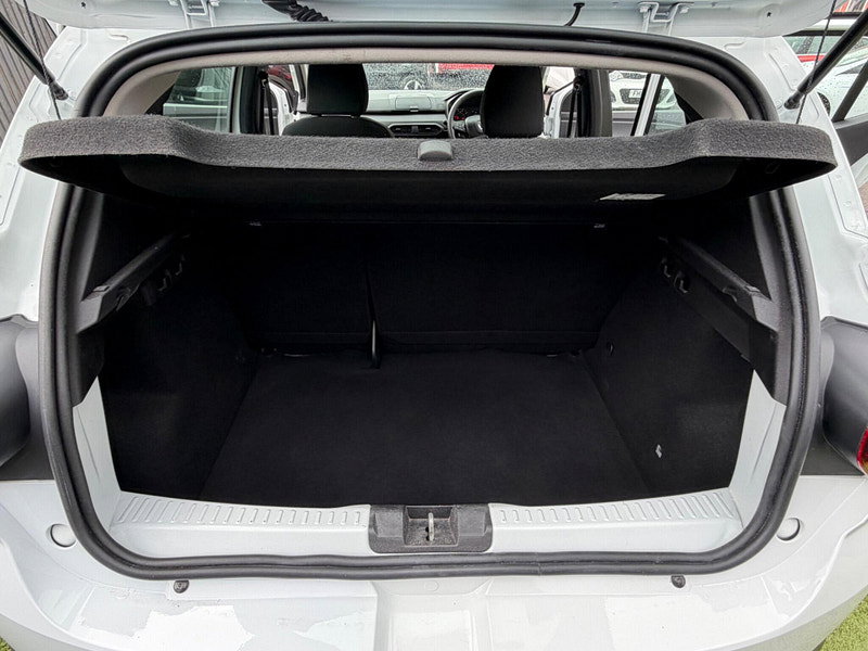 Dacia Sandero 1.0 SCe Essential Hatchback 5dr Petrol Manual Euro 6 (s/s) (65 ps) 5dr Manual 2026