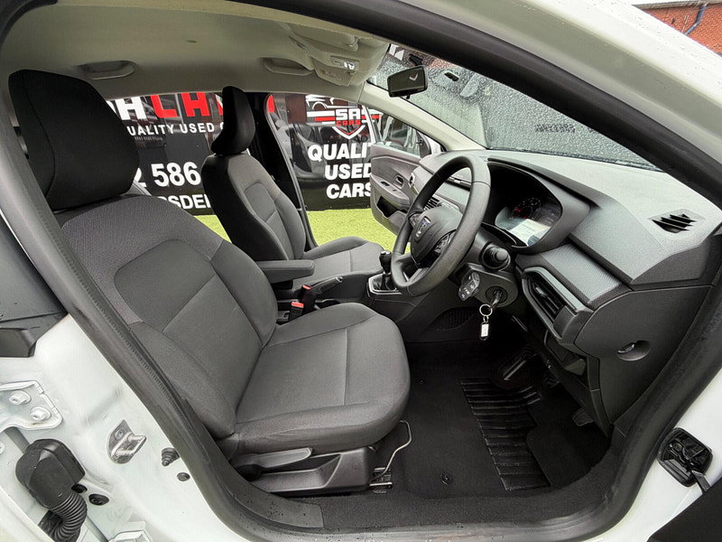 Dacia Sandero 1.0 SCe Essential Hatchback 5dr Petrol Manual Euro 6 (s/s) (65 ps) 5dr Manual 2026