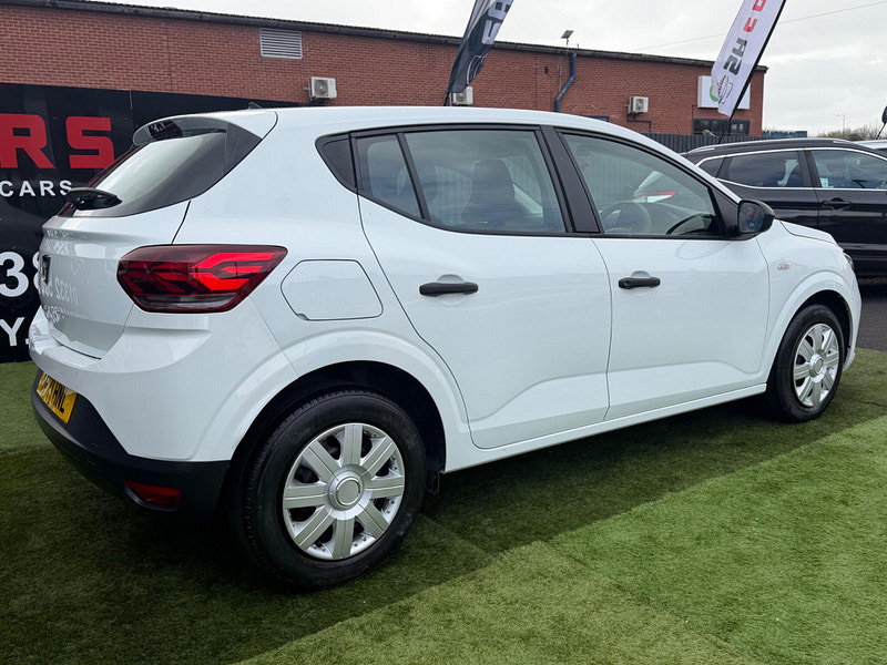 Dacia Sandero 1.0 SCe Essential Hatchback 5dr Petrol Manual Euro 6 (s/s) (65 ps) 5dr Manual 2026