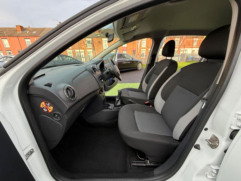 Dacia Sandero 1.2 Ambiance Hatchback 5dr Petrol Manual Euro 6 (75 ps) 5dr Manual 2025