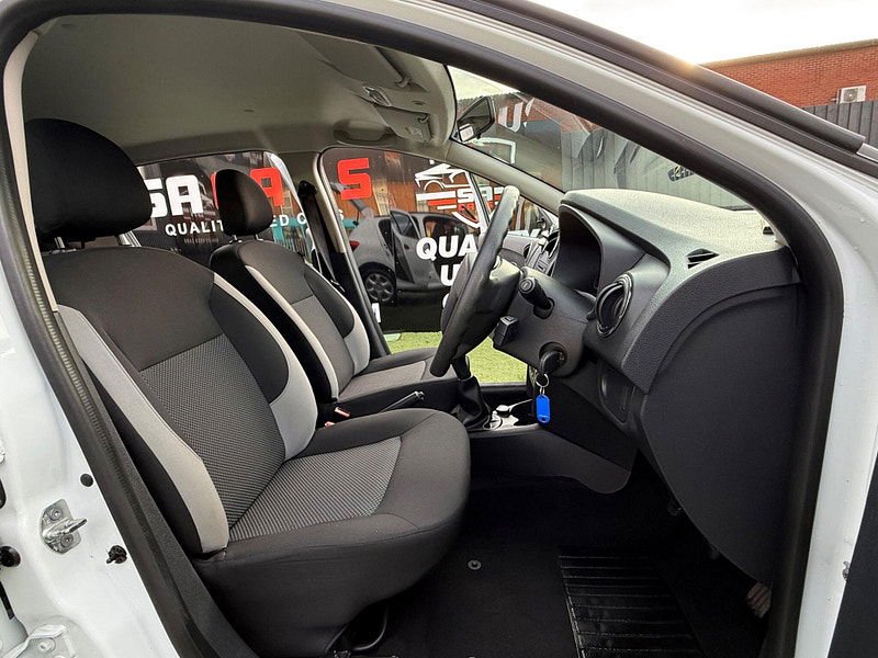 Dacia Sandero 1.2 Ambiance Hatchback 5dr Petrol Manual Euro 6 (75 ps) 5dr Manual 2025