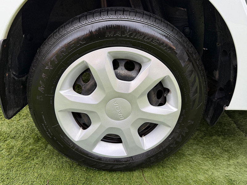 Dacia Sandero 1.2 Ambiance Hatchback 5dr Petrol Manual Euro 6 (75 ps) 5dr Manual 2025