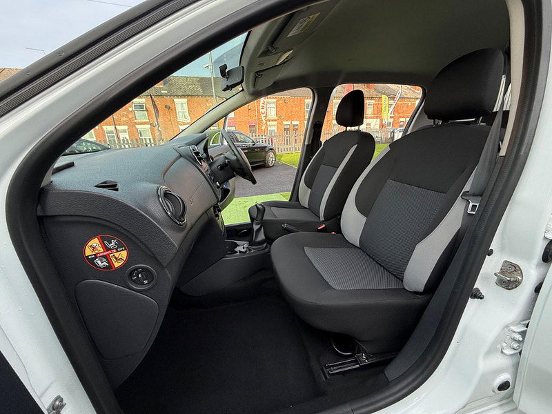 Dacia Sandero 1.2 Ambiance Hatchback 5dr Petrol Manual Euro 6 (75 ps) 5dr Manual 2025