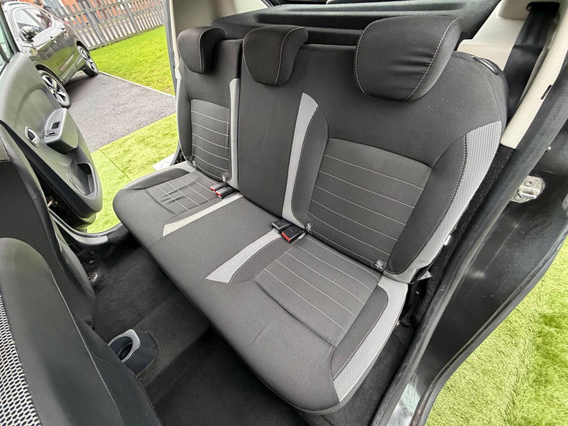 Dacia Sandero Stepway 1.5 dCi Laureate Hatchback 5dr Diesel Manual Euro 6 (s/s) (90 ps) 5dr Manual 2026