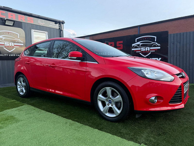 Ford Focus 1.0T EcoBoost Zetec Navigator Hatchback 5dr Petrol Manual Euro 5 (s/s) (125 ps) 5dr Manual 2025