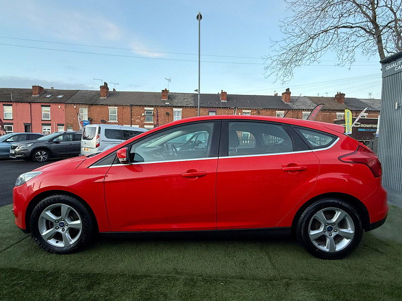 Ford Focus 1.0T EcoBoost Zetec Navigator Hatchback 5dr Petrol Manual Euro 5 (s/s) (125 ps) 5dr Manual 2025