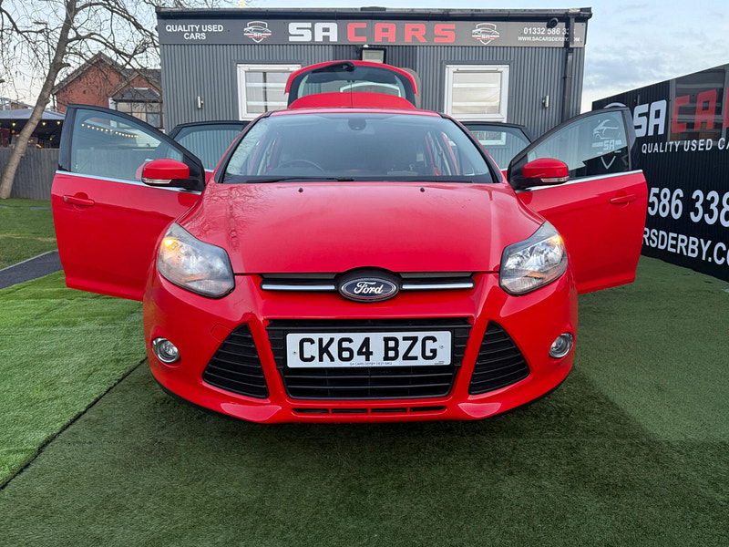 Ford Focus 1.0T EcoBoost Zetec Navigator Hatchback 5dr Petrol Manual Euro 5 (s/s) (125 ps) 5dr Manual 2025