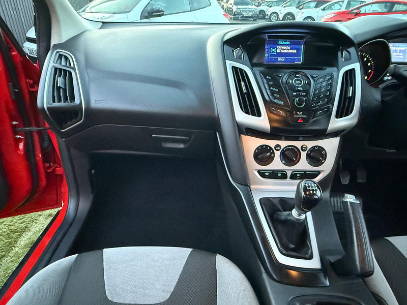 Ford Focus 1.0T EcoBoost Zetec Navigator Hatchback 5dr Petrol Manual Euro 5 (s/s) (125 ps) 5dr Manual 2025