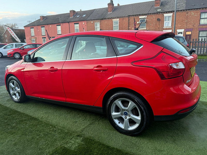 Ford Focus 1.0T EcoBoost Zetec Navigator Hatchback 5dr Petrol Manual Euro 5 (s/s) (125 ps) 5dr Manual 2025