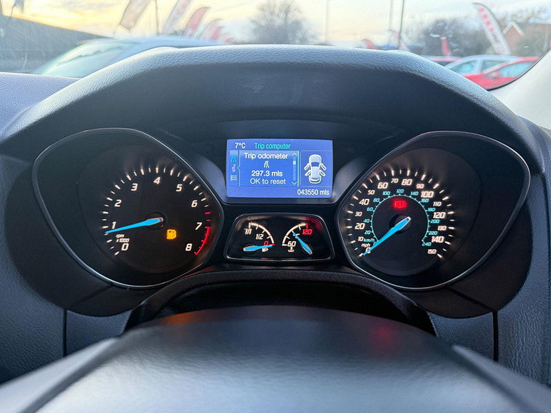 Ford Focus 1.0T EcoBoost Zetec Navigator Hatchback 5dr Petrol Manual Euro 5 (s/s) (125 ps) 5dr Manual 2025