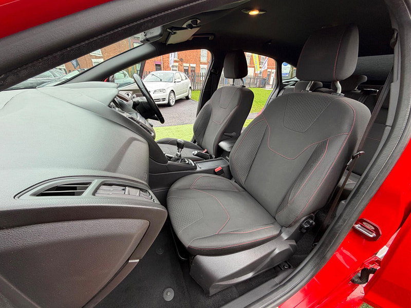 Ford Focus 1.5T EcoBoost ST-Line Hatchback 5dr Petrol Manual Euro 6 (s/s) (150 ps) 5dr Manual 2026