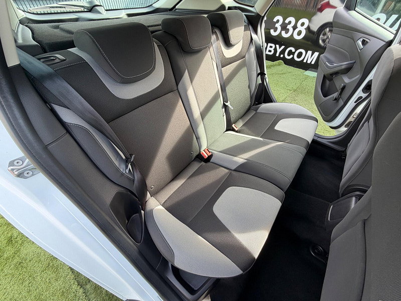 Ford Focus 1.6 TDCi Zetec Hatchback 5dr Diesel Manual Euro 5 (s/s) (115 ps) 5dr Manual 2026