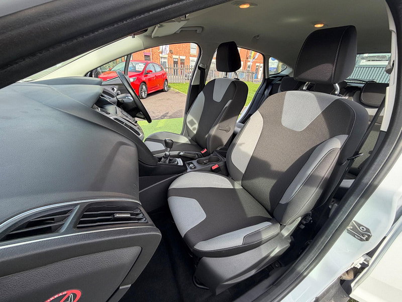 Ford Focus 1.6 TDCi Zetec Hatchback 5dr Diesel Manual Euro 5 (s/s) (115 ps) 5dr Manual 2026