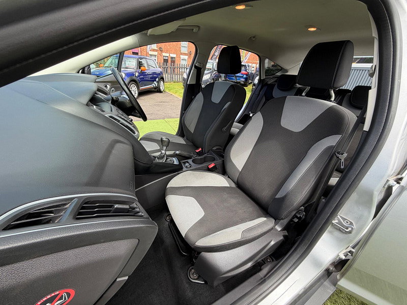 Ford Focus 1.6 TDCi Zetec Hatchback 5dr Diesel Manual Euro 5 (s/s) (115 ps) 5dr Manual 2026