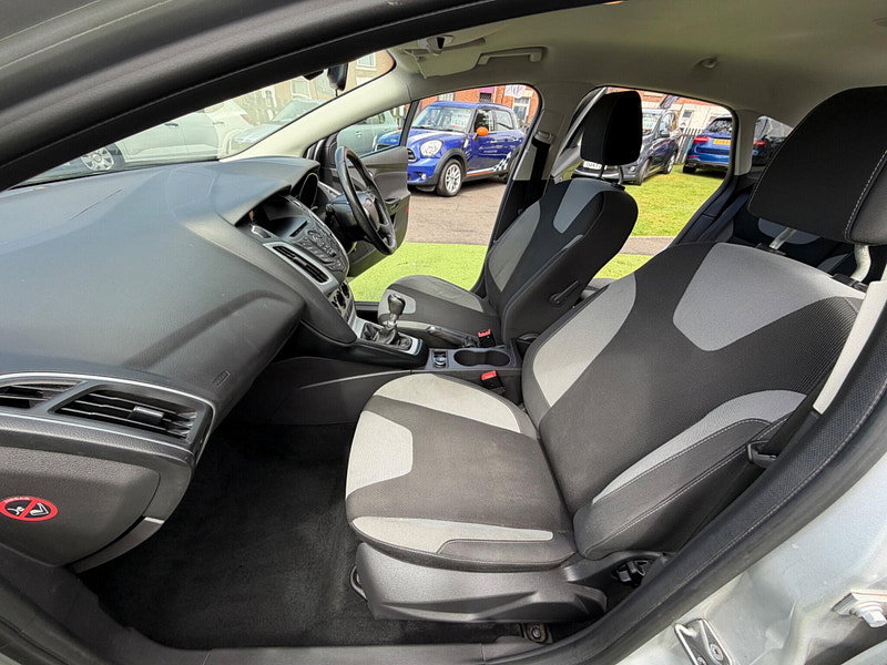 Ford Focus 1.6 TDCi Zetec Hatchback 5dr Diesel Manual Euro 5 (s/s) (115 ps) 5dr Manual 2026