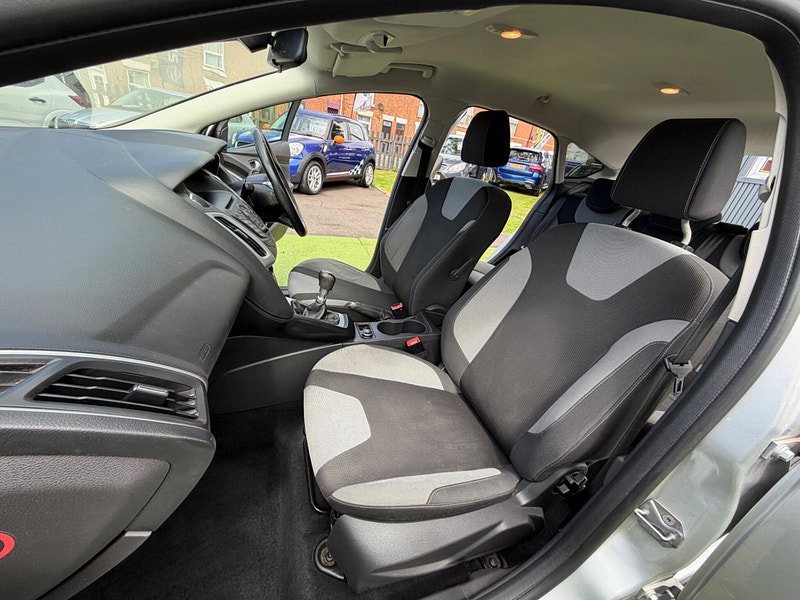 Ford Focus 1.6 TDCi Zetec Hatchback 5dr Diesel Manual Euro 5 (s/s) (115 ps) 5dr Manual 2026