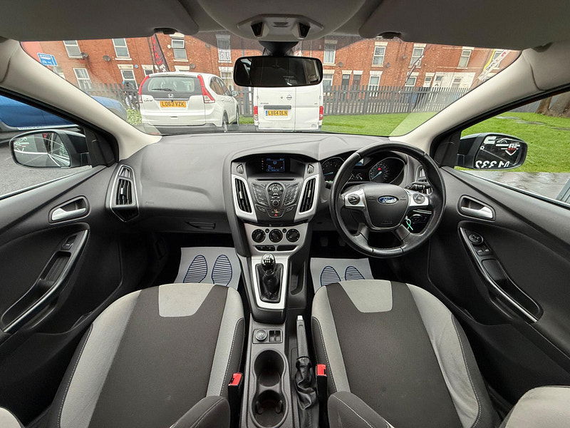 Ford Focus 1.6 Zetec Hatchback 5dr Petrol Manual Euro 5 (105 ps) 5dr Manual 2025