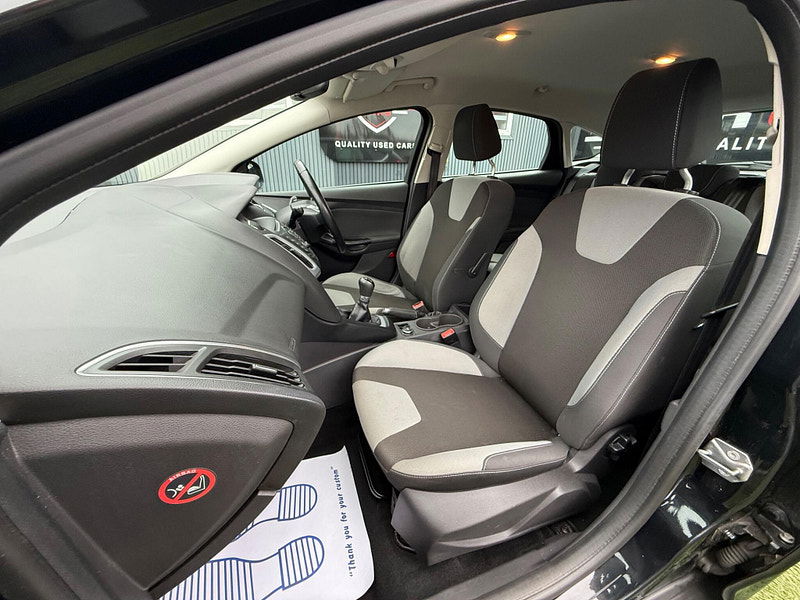 Ford Focus 1.6 Zetec Hatchback 5dr Petrol Manual Euro 5 (105 ps) 5dr Manual 2025