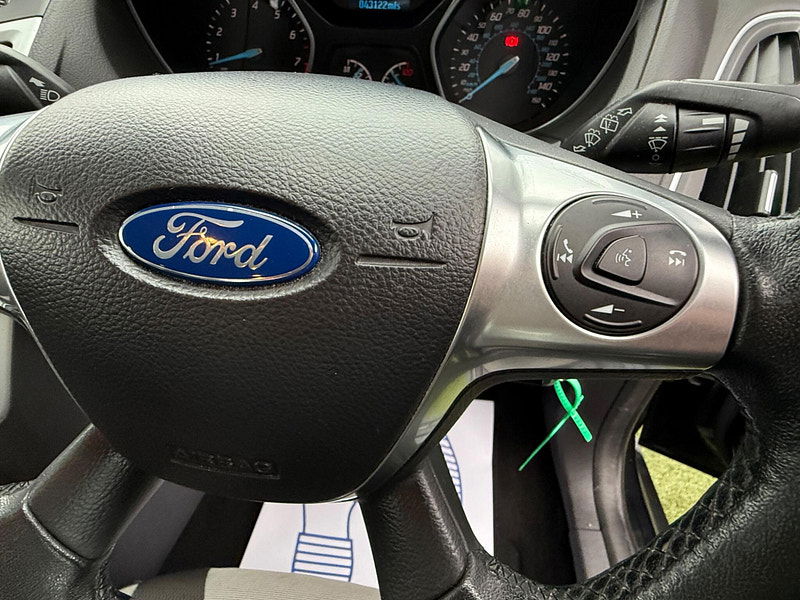 Ford Focus 1.6 Zetec Hatchback 5dr Petrol Manual Euro 5 (105 ps) 5dr Manual 2025