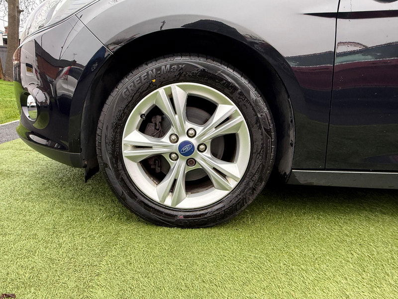 Ford Focus 1.6 Zetec Hatchback 5dr Petrol Manual Euro 5 (105 ps) 5dr Manual 2025