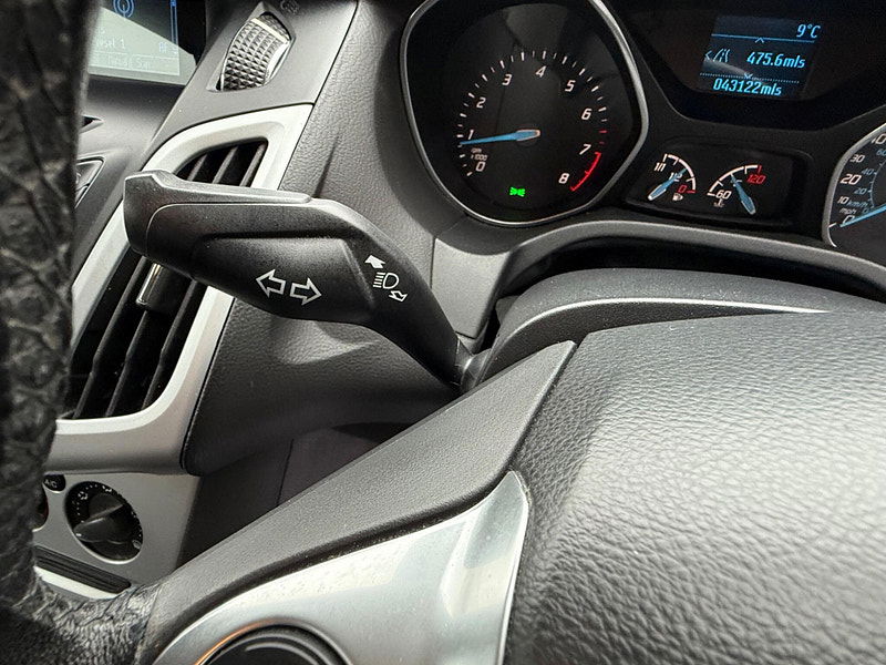 Ford Focus 1.6 Zetec Hatchback 5dr Petrol Manual Euro 5 (105 ps) 5dr Manual 2025