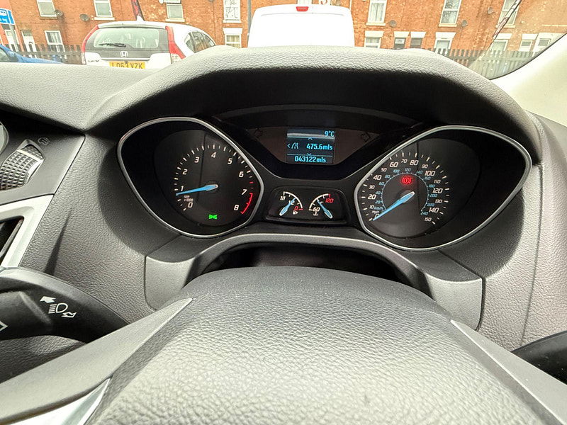 Ford Focus 1.6 Zetec Hatchback 5dr Petrol Manual Euro 5 (105 ps) 5dr Manual 2025