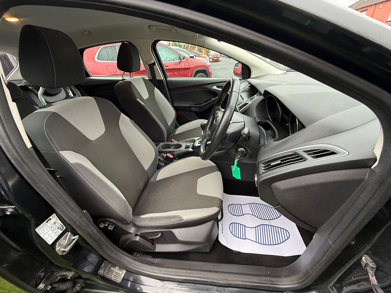 Ford Focus 1.6 Zetec Hatchback 5dr Petrol Manual Euro 5 (105 ps) 5dr Manual 2025