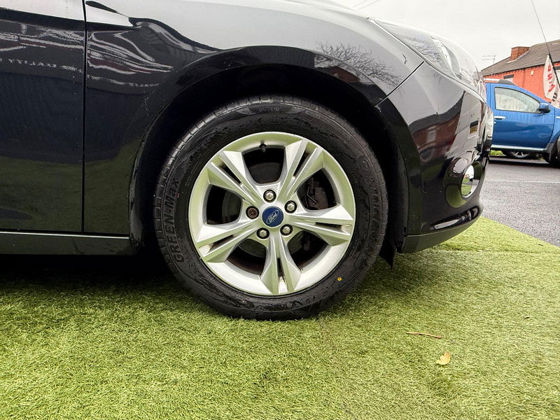 Ford Focus 1.6 Zetec Hatchback 5dr Petrol Manual Euro 5 (105 ps) 5dr Manual 2025