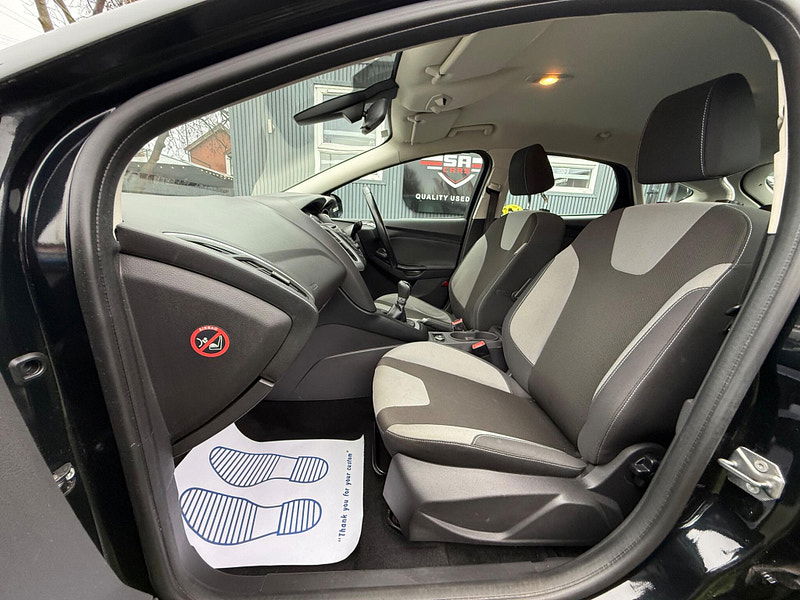 Ford Focus 1.6 Zetec Hatchback 5dr Petrol Manual Euro 5 (105 ps) 5dr Manual 2025