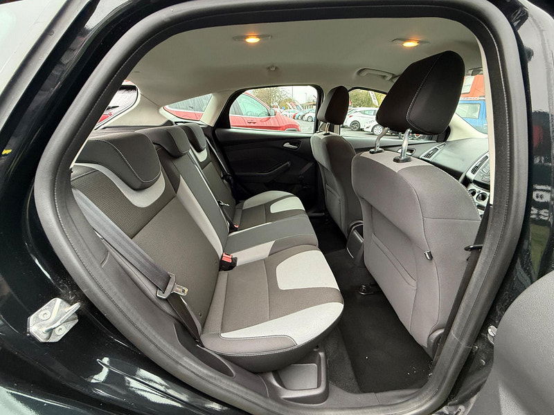 Ford Focus 1.6 Zetec Hatchback 5dr Petrol Manual Euro 5 (105 ps) 5dr Manual 2025
