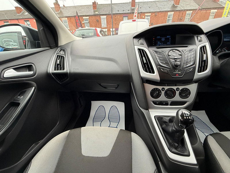 Ford Focus 1.6 Zetec Hatchback 5dr Petrol Manual Euro 5 (105 ps) 5dr Manual 2025