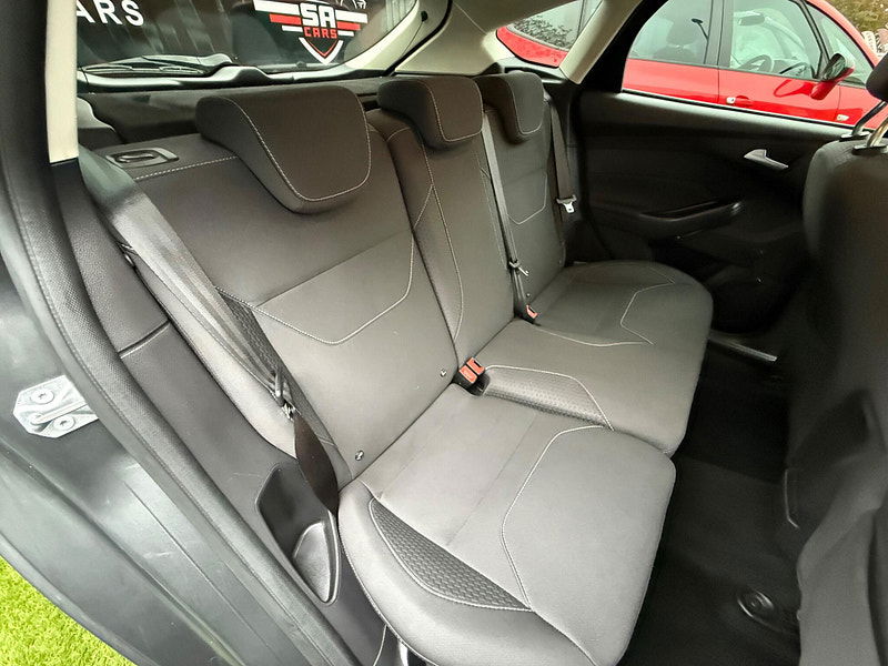 Ford Focus 1.6 Zetec Hatchback 5dr Petrol Powershift Euro 6 (125 ps) 5dr Automatic 2025